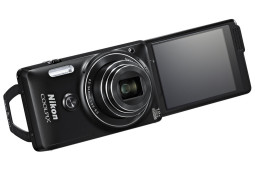 Nikon Coolpix S6900 - specjalista od autoportretów